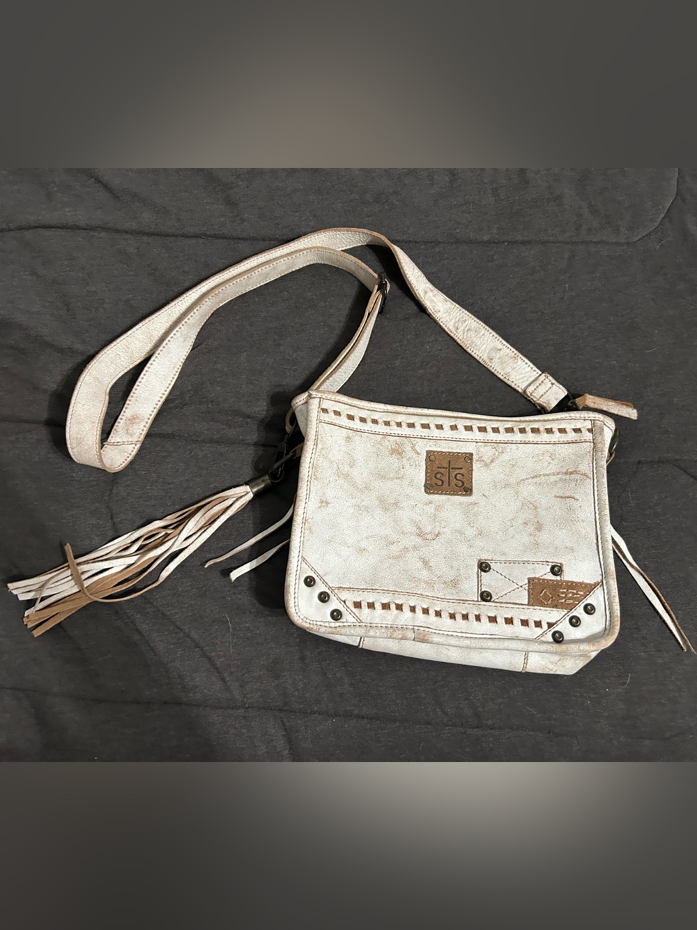 STS Ranch Cremello Mae Crossbody - Picture 2 of 8